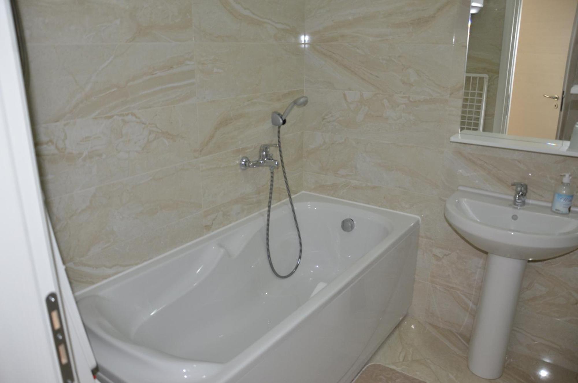 Apartmani Svetionik Budva Oda fotoğraf