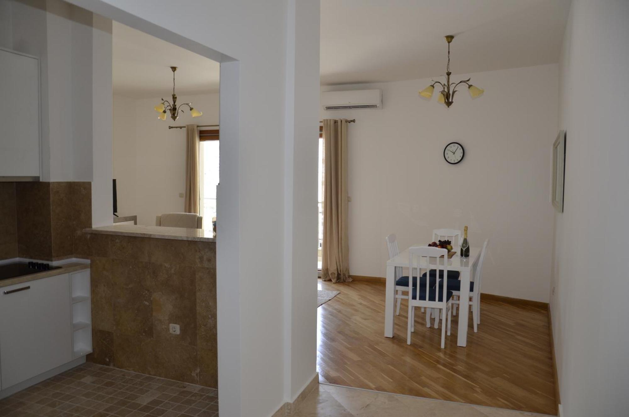 Apartmani Svetionik Budva Oda fotoğraf