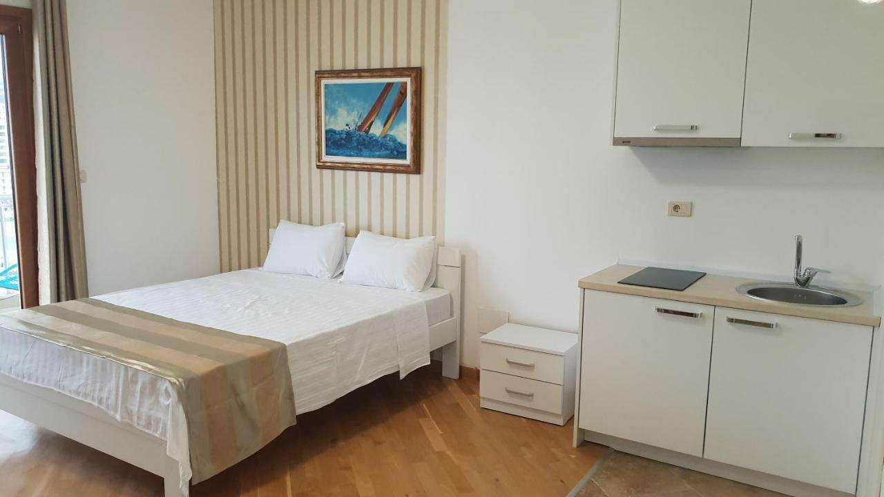 Apartmani Svetionik Budva Oda fotoğraf